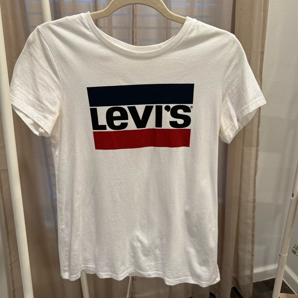 Levi’s Basic White Logo Tee (Size S)